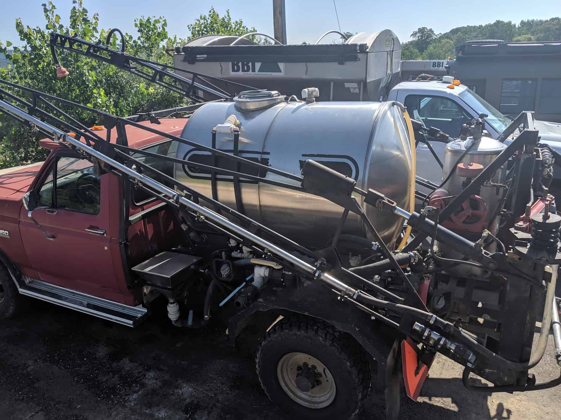 1989 Ford F-350 Field Commander 500 Sprayer Truck 1987 Ford F-350 Field Commander 500 Sprayer Truck