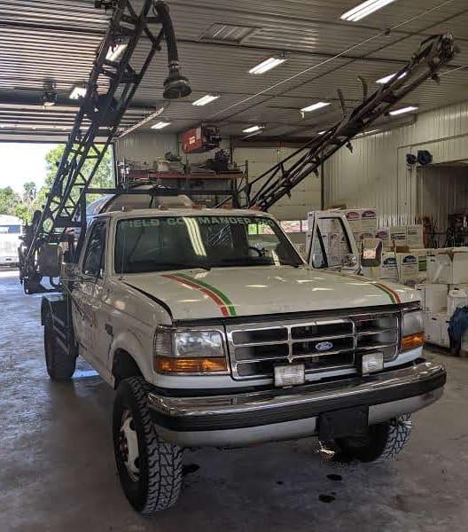 1993 Ford F-350 XLT Field Commander 500 Sprayer Truck 1993 Ford F-350 XLT Sprayer Truck